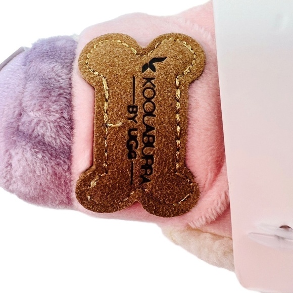 Koolaburra By UGG Plush Sherpa Boot Pet Toy - Picture 6 of 6